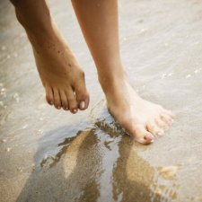 bare_feet_in_sand