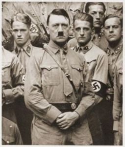 Hitler_w_youngmen Hitler_w_youngmen